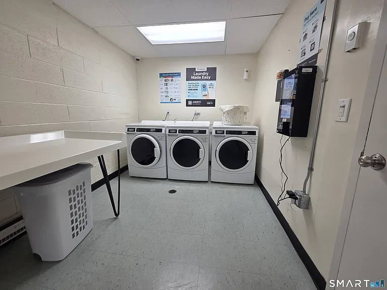 1525 E Putnam Ave #201 — Photo 13