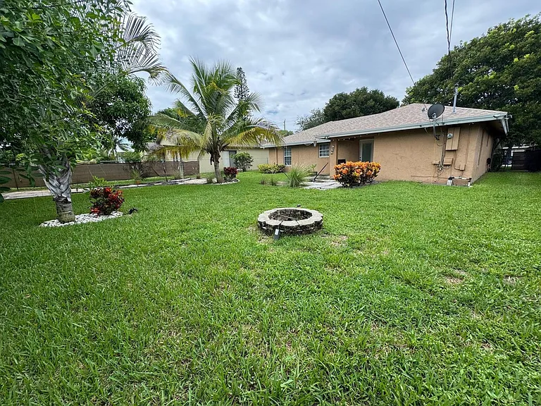 147 NW 10th Ave — Photo 27