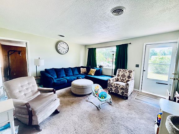 3rd image of 121 Tampa Dr