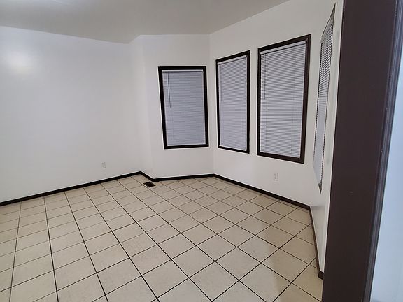 4th image of 3929 Ivy St Floor 1
