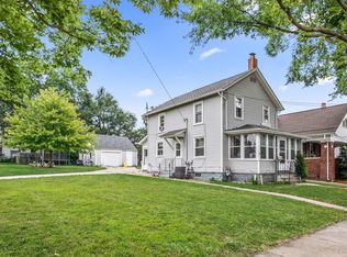 663 High St, Aurora, IL 60505