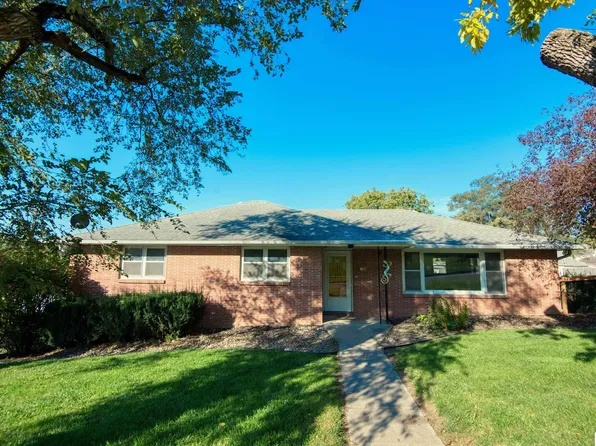 104 N East St, Weeping Water, NE 68463