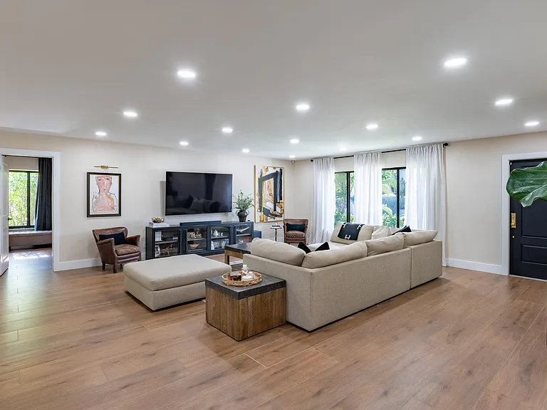335 Franklin Rd — Photo 14