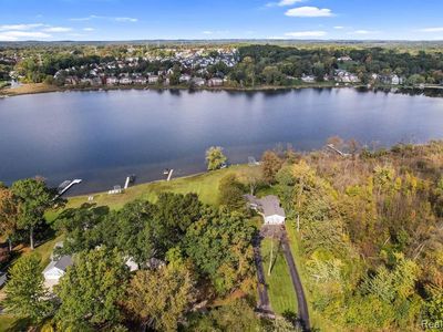 2910 Loon Dr, Wixom, MI, 48393