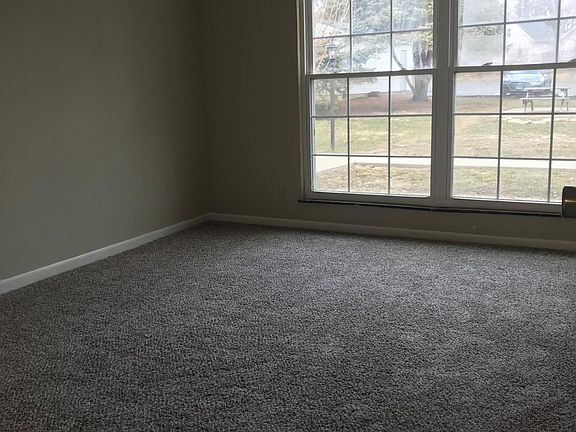 5th image of 5208 N Montclair Ave APT 104