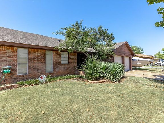 4th image of 2209 Bellaire Dr