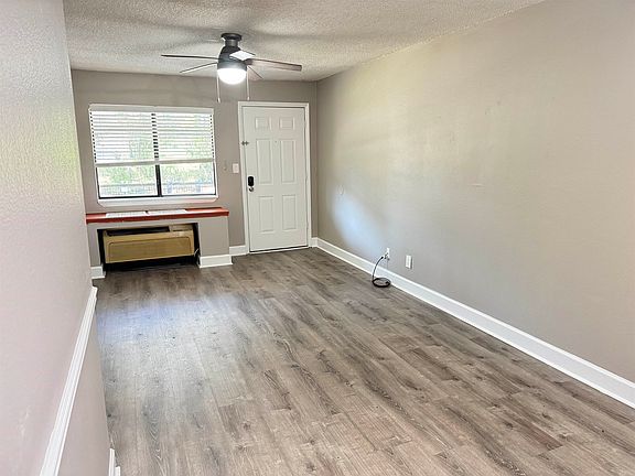 5th image of 403 Hayden Rd APT 211