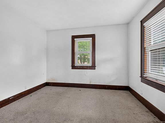2nd image of 915 W Ensley Ave