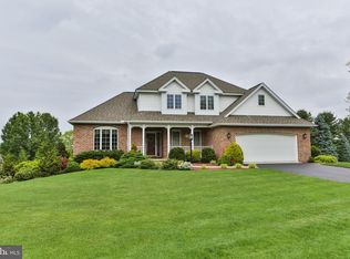 1368 Hearthside Dr, Chambersburg, PA 17202