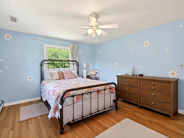 101 Davis Rd — Photo 33