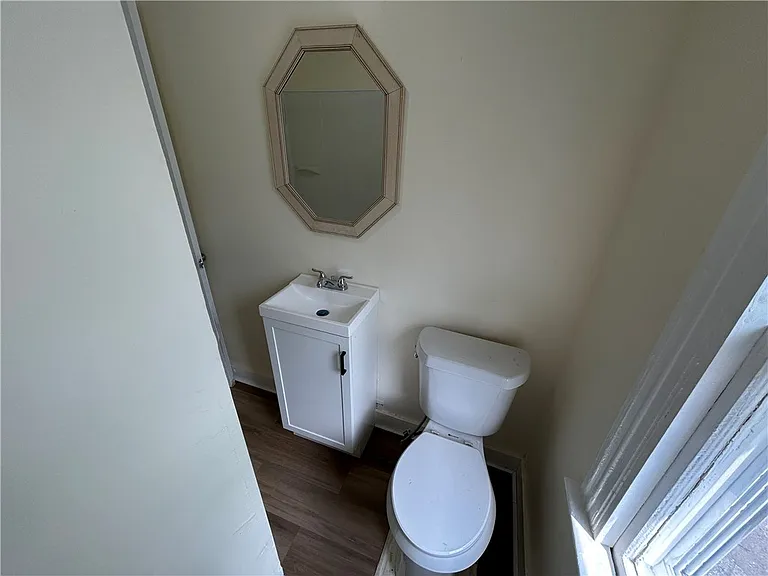 42 Villa St #UPPER — Photo 18