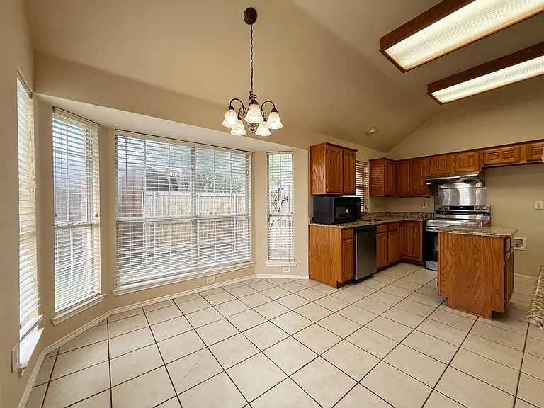 6000 Arlington Dr — Photo 14