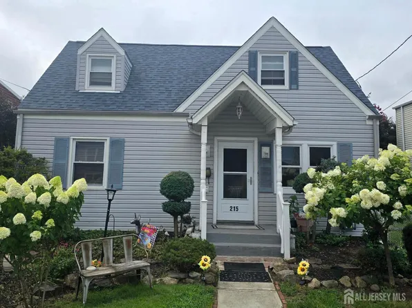 215 Sherry St, Woodbridge, NJ 07095