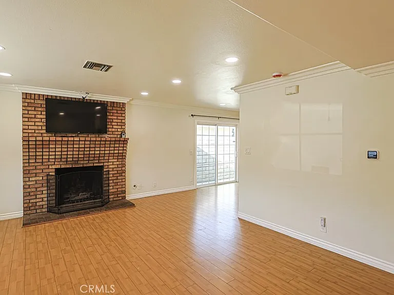 11851 Wisteria Ave — Photo 7
