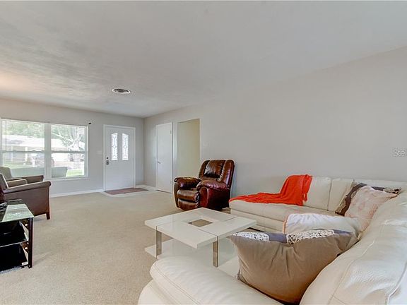5th image of 11672 Pinedale Ave