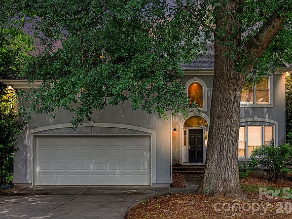 3rd image of 648 Landsdowne Ct