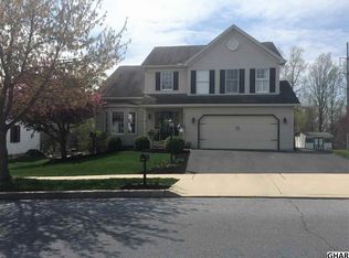 131 Graystone Dr, Hummelstown, PA 17036