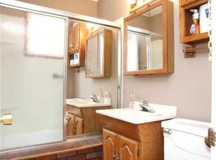 2617 SW Hillcrest Rd, Topeka, KS 66614