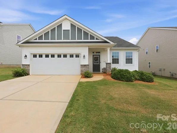 6523 Georgia Oak Rd, Charlotte, NC 28269