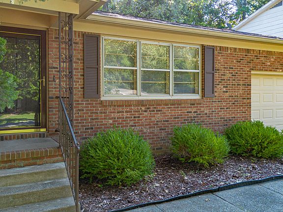 2nd image of 362 Oakcrest Dr