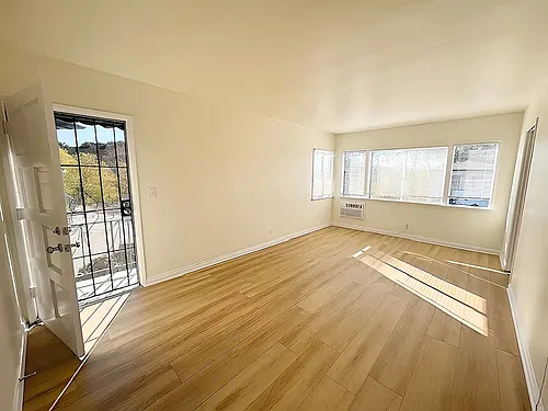$2095/6404 1/2 Roble Ave. 1br, 1 Bth, Fully Remodeled! Walk To York Blvd. Highland Park At Highla... — Photo 1