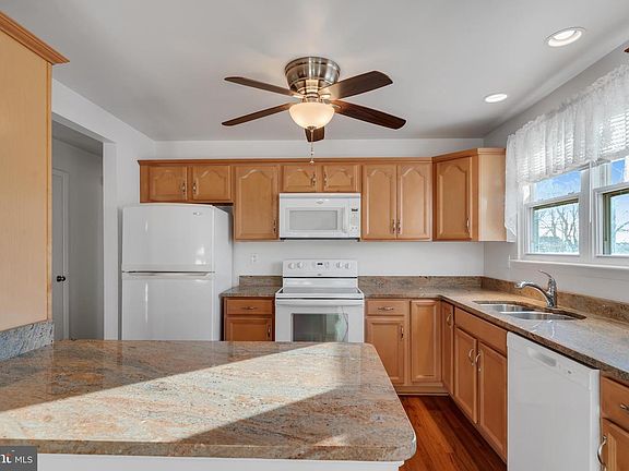 5th image of 2804 Christy Dr