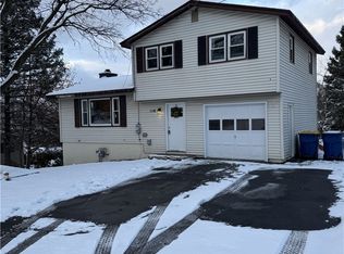 110 Richards Rd, Camillus, NY 13031