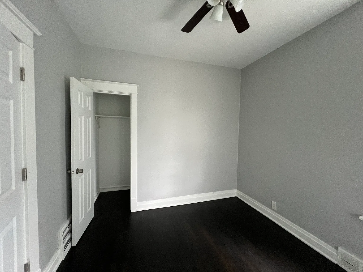 2 bed, 930 sqft, $1,500 — Photo 4