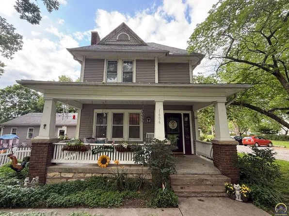 1606 NW Lower Silver Lake Rd, Topeka, KS 66608