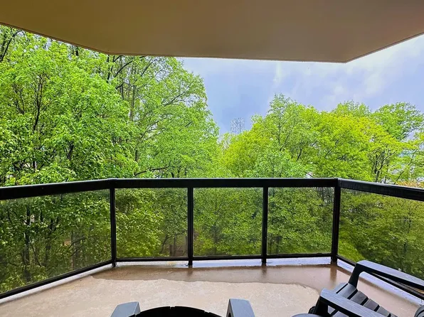 8370 Greensboro Dr APT 404, Mc Lean, VA 22102