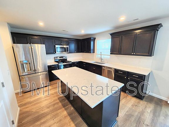 2nd image of 9 Maplestead Farms Ct