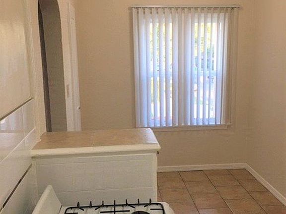 4th image of 513 S Adams St APT 205