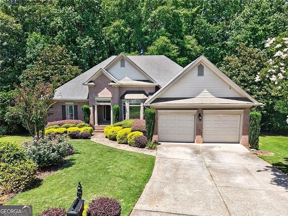 1st image of 946 Chippewa Oak Dr NE
