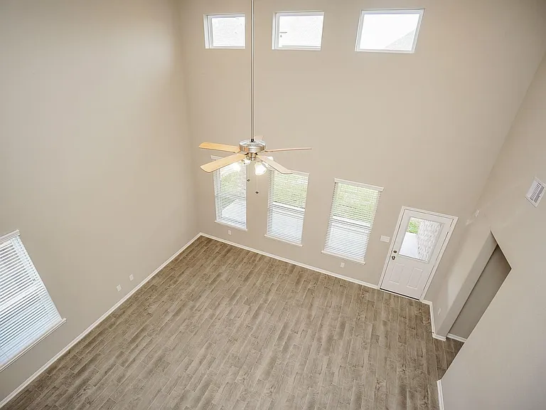 5463 Grand View Dr — Photo 26