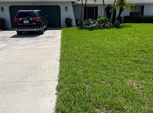 1272 Illinois Dr, Naples, FL 34103