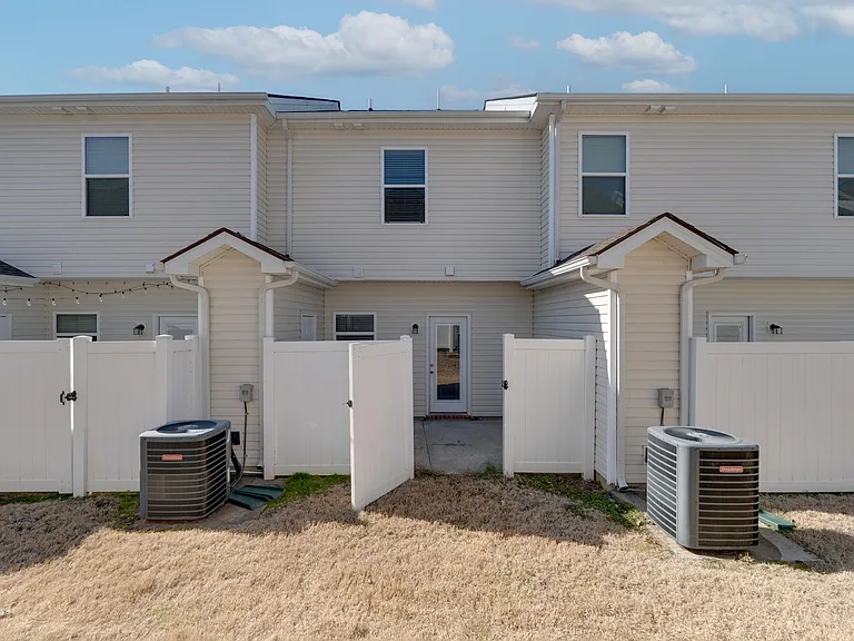 810 Staten Dr — Photo 17
