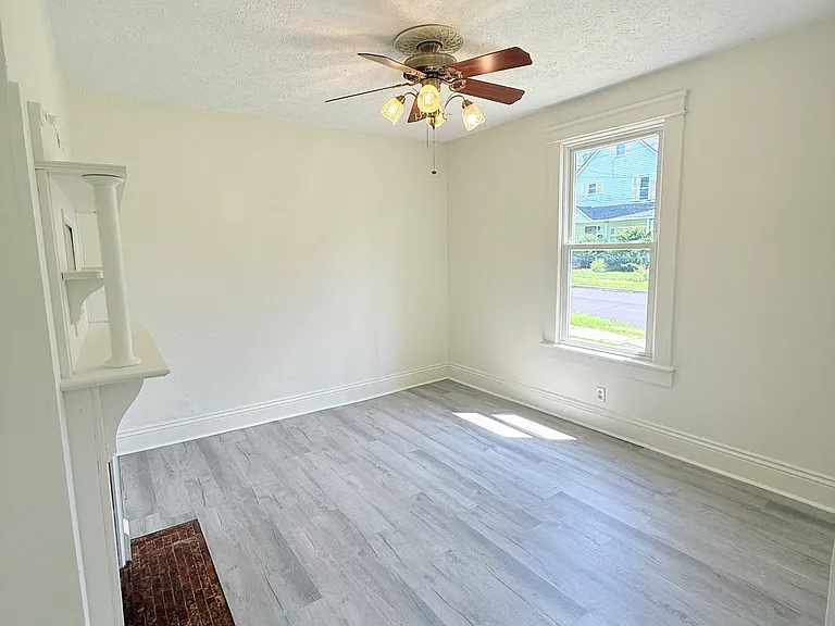 407 Electric St — Photo 24