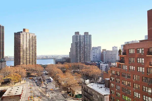 Sold by Town Residential | media 14