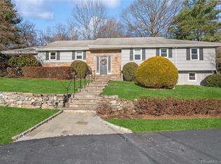 51 Wesgate Dr, Stamford, CT 06902