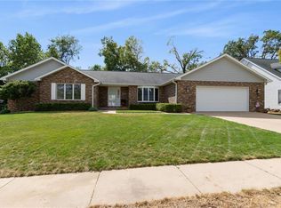 3305 Silverthorne Rd NE, Cedar Rapids, IA 52402