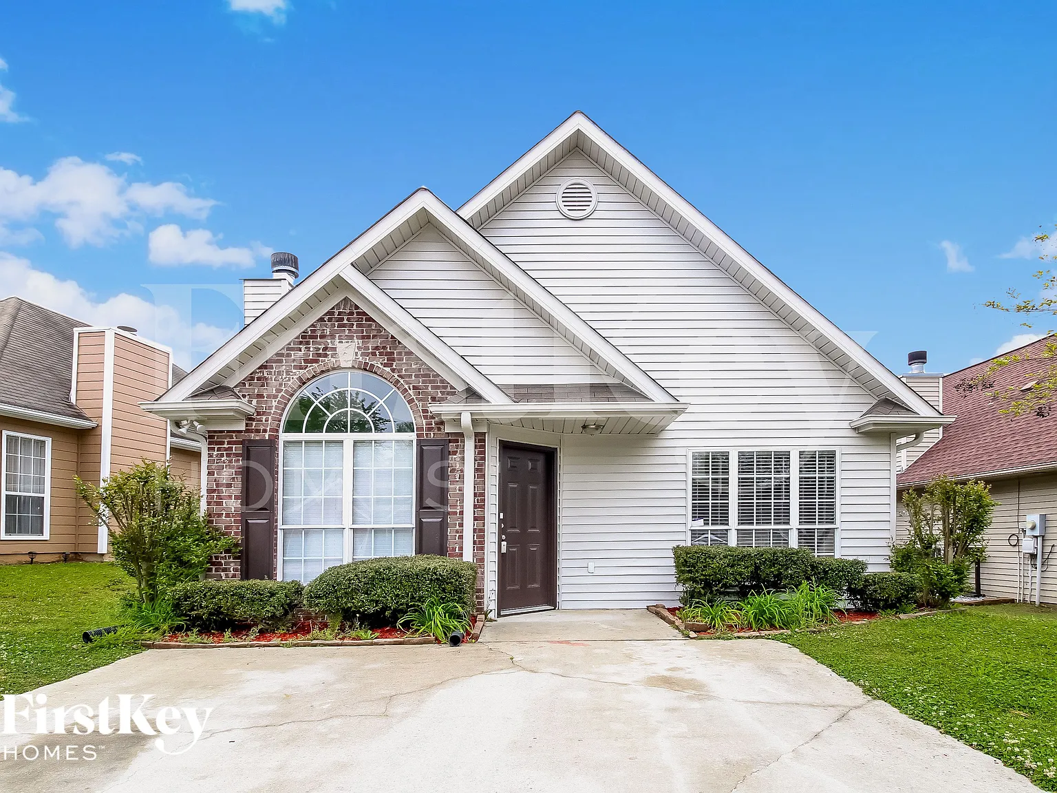 3 bed, 2.0 bath, 1446 sqft, $1,800 — Photo 1