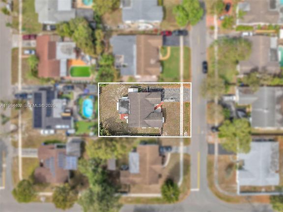 3rd image of 410 SW 71st Ave