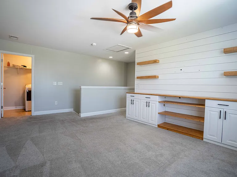 221 Berwick Dr — Photo 14