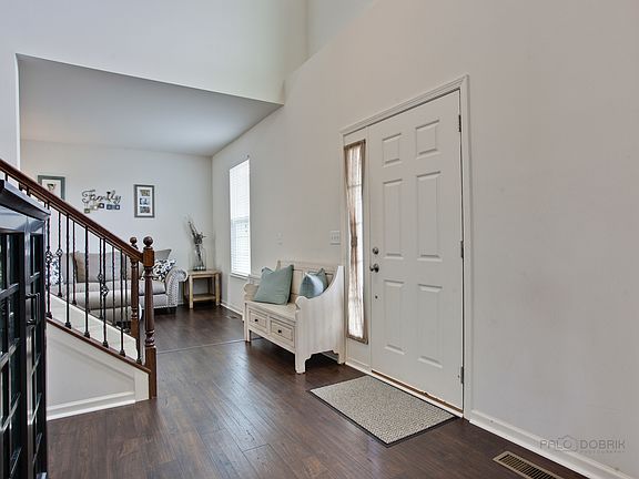 4th image of 1384 Wentworth Dr