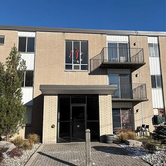 6490 Wyandotte St E #210 — Photo 3