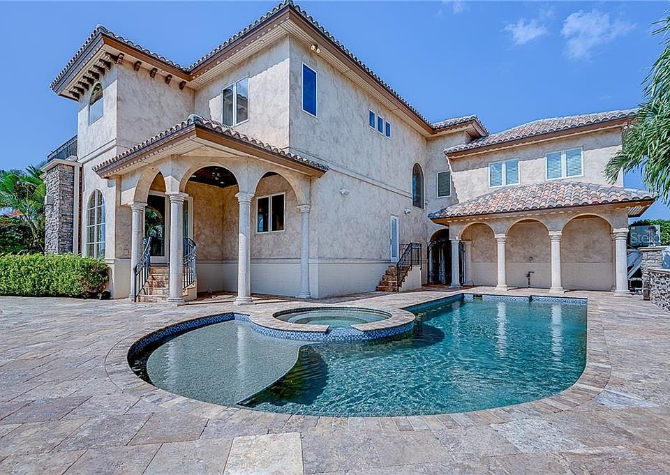 1st image of 205 Poinciana Ln
