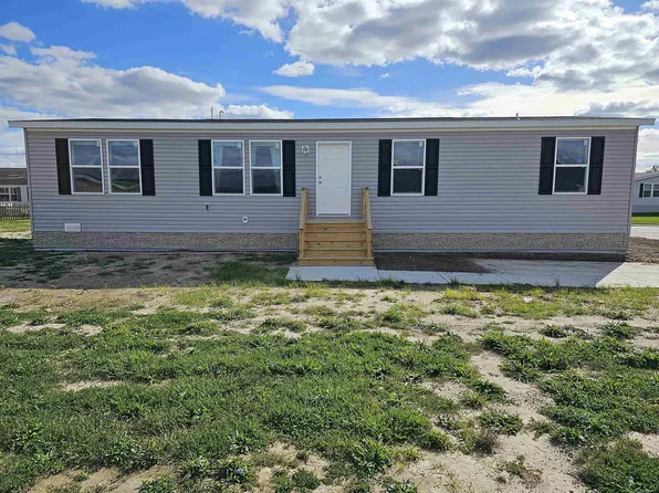258 Meadow Ln, Pt Huron, MI 48060