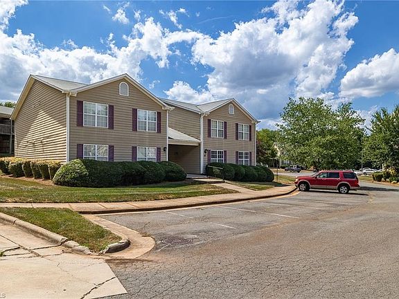 2nd image of 29 Meadowood Glen Way APT B