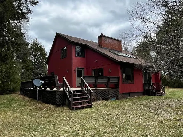 25 Gordon Pond Ln, Saranac Lake, NY 12983
