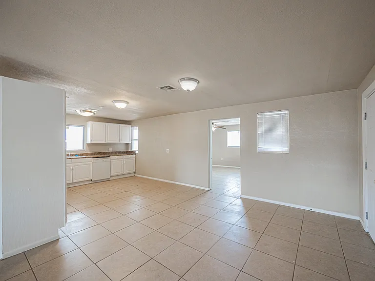 2062 E Nancy Ln — Photo 6